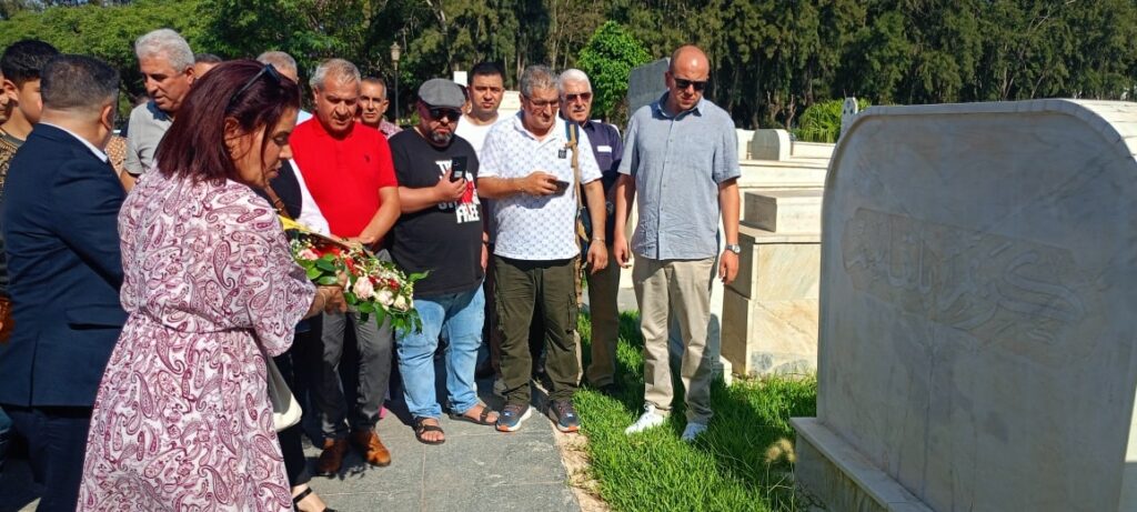 Hommage du RCD à Larbi Ben M’hidi, président du Congrès de la Soummam, et Krim Belkacem, signataire des Accords d’Évian. 