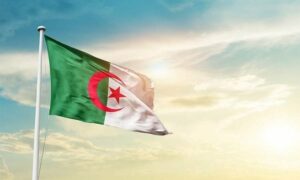 أبرز حزب علماني في الجزائر يحذر من “استحواذ الإسلاميين على مفاصل الدولة”.. والنقاش الأيديولوجي يطفو من جديد على السطح